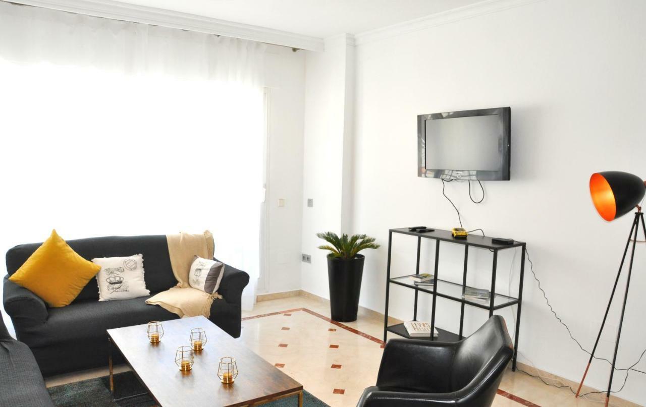 Two Bedrooms Avenida Del Mar
